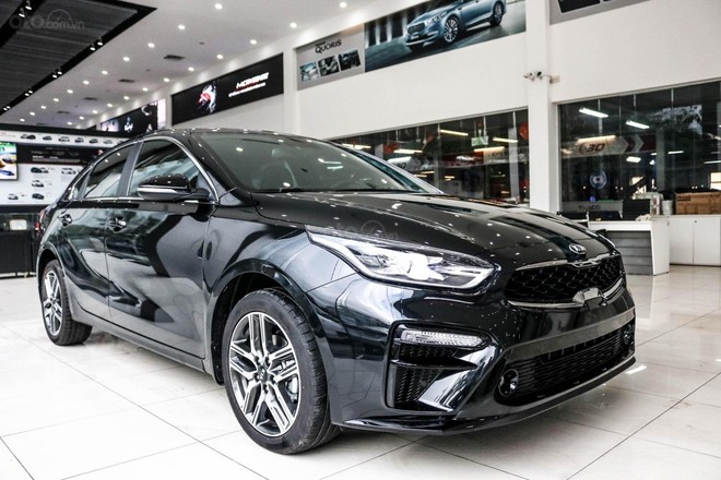 KIA Cerato thêm vũ khí, tăng sức ép lên Toyota Corolla, Mazda 3 - Như hổ mọc thêm cánh - Ảnh 1.