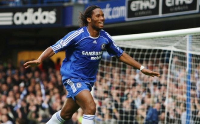 Drogba ghi 2 bàn trong chiến thắng 6-0 của Chelsea trước Man City ngày này 14 năm trước. (Ảnh: Getty).