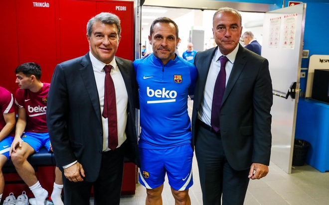 Cầu thủ Barca chào đón HLV tạm quyền - Ảnh 1.