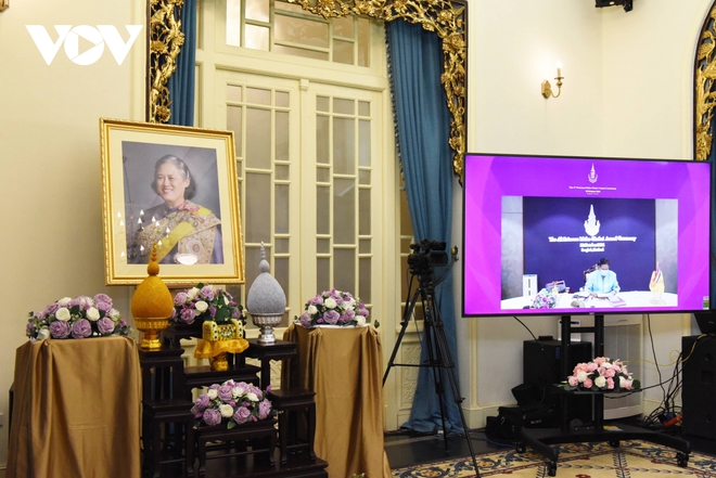 Cô giáo Việt nhận giải Công chúa Thái Lan: Giáo dục là vũ khí mạnh mẽ nhất để thay đổi thế giới - Ảnh 2.