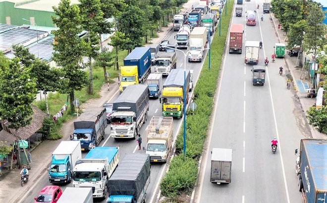 Thủ tướng yêu cầu thống nhất việc đi lại của lao động để khôi phục sản xuất.