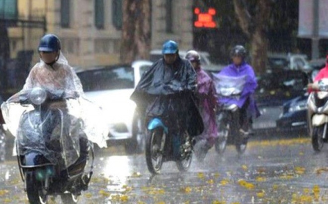 Khu vực Hà Nội ngày và đêm nay (31/10) có mưa vừa, có nơi mưa to, trời lạnh.