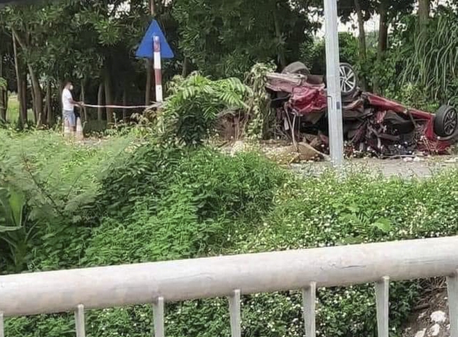 Clip hiện trường vụ tai nạn 6 người thương vong ở Bắc Ninh, trong đó có 1 youtuber nổi tiếng - Ảnh 8.