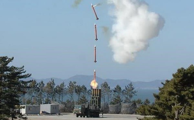 Tên lửa đất đối không tầm trung Cheongung. Ảnh tư liệu: Yonhap