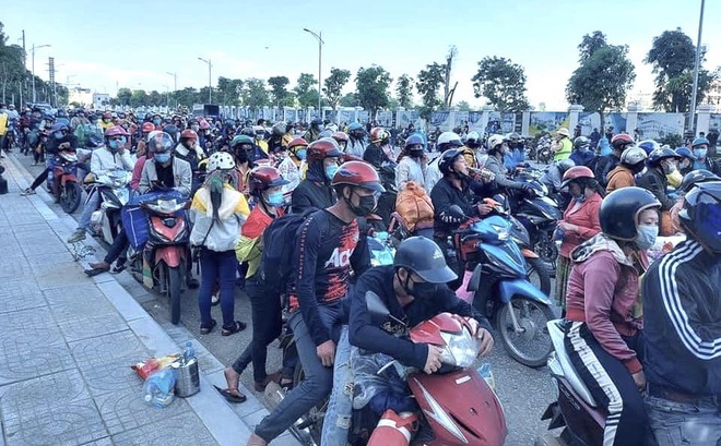 3 ngày qua đã có gần 7000 người về quê tránh dịch đi qua tỉnh Nghệ An.