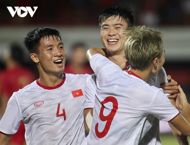 ĐT Việt Nam mặc màu áo may mắn ở trận đấu với ĐT Trung Quốc - Ảnh 1.
