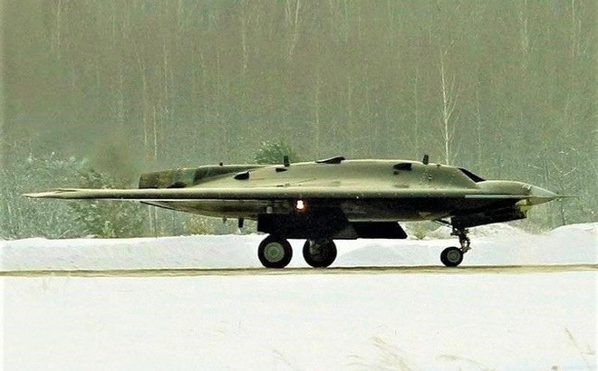 Hình ảnh hiếm hoi về S-70 trong một buổi thử nghiệm. Nguồn: topwar.ru