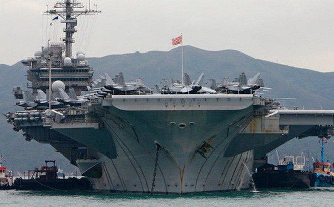 Tàu sân bay USS Kitty Hawk ở Hồng Kông năm 2008. Ảnh: Reuters