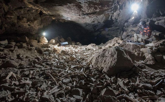 Các nhà nghiên cứu tìm được một số bộ xương người trong hang động chứa đầy các bộ xương ở Ả Rập Xê Út.