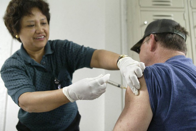 Đổi chiến lược, các nước lùng loại vaccine Việt Nam đã đồng ý mua 10 triệu liều; Lô vaccine được ship qua 4 châu lục, chỉ 1 sơ suất có thể bị hỏng - Ảnh 1.