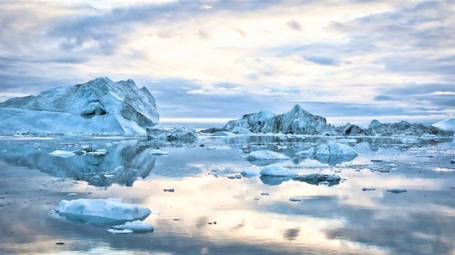 Bắc Cực ấm lên gây nguy cơ lây lan virus lạ và chất thải hạt nhân - Ảnh 1.