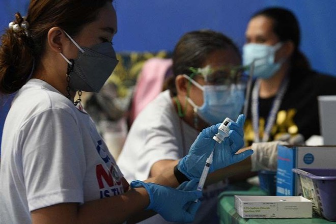 Mỹ gửi thêm vaccine Pfizer đến Hà Nội, cùng rất nhiều tình cảm; Phát hiện bất ngờ trong chiến lược ngoại giao vaccine của TQ - Ảnh 1.
