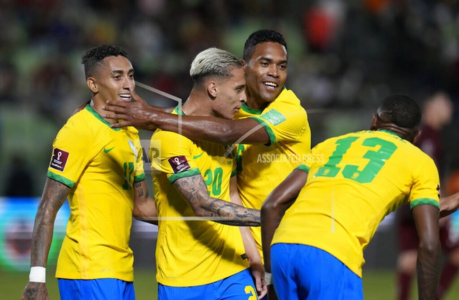 Vắng Neymar, Brazil chật vật ngược dòng đánh bại đội tuyển bét bảng tại vòng loại World Cup Nam Mỹ - Ảnh 11.