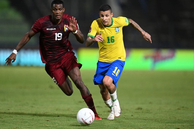 Vắng Neymar, Brazil chật vật ngược dòng đánh bại đội tuyển bét bảng tại vòng loại World Cup Nam Mỹ - Ảnh 7.