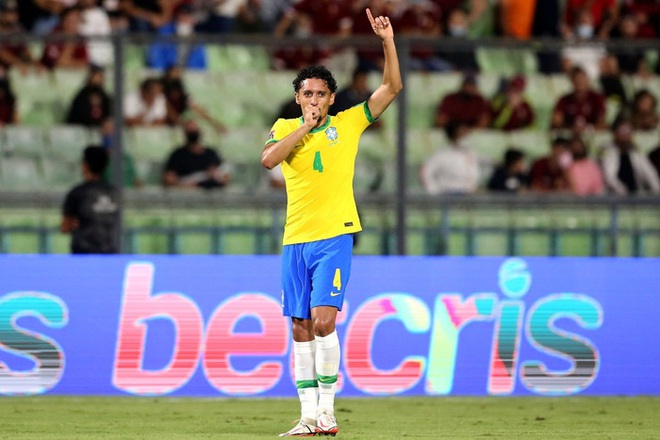 Vắng Neymar, Brazil chật vật ngược dòng đánh bại đội tuyển bét bảng tại vòng loại World Cup Nam Mỹ - Ảnh 8.