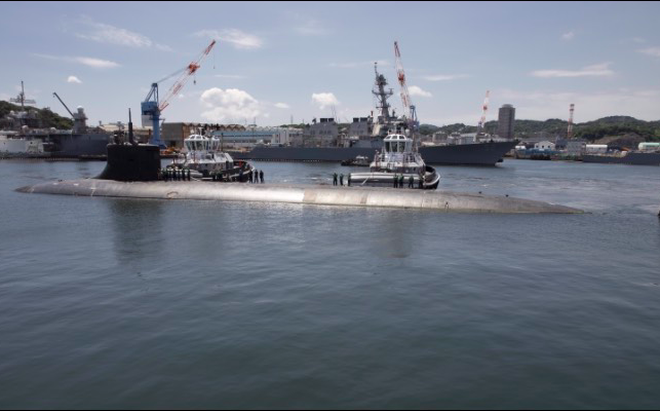 Tàu ngầm tấn công USS Connecticut trong chuyến thăm cảng Yokosuka, Nhật Bản, ngày 31/7. (Ảnh: US Navy).