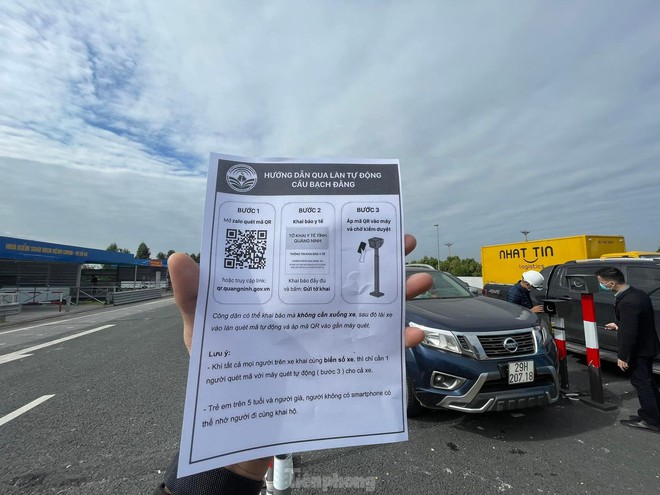 Kiểm soát người ra vào Quảng Ninh chỉ một phút bằng hành trình không chạm - Ảnh 7.