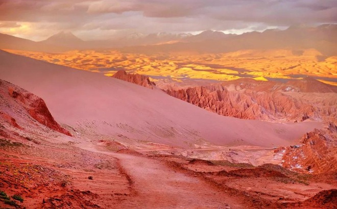 Thủy tinh được tìm thấy trên sa mạc Atacama có thể là kết quả từ vụ nổ của sao chổi cổ đại.