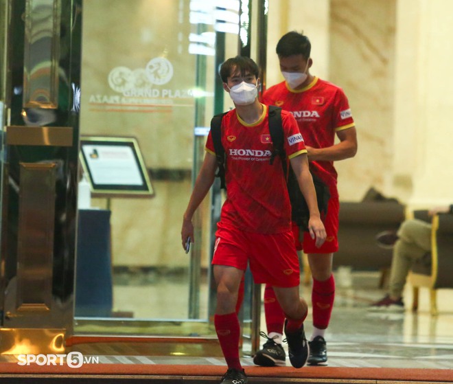 HLV Park Hang-seo vắng mặt trước giờ tập kín của đội tuyển Việt Nam - Ảnh 10.