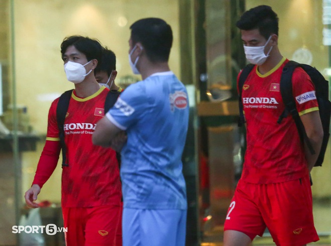 HLV Park Hang-seo vắng mặt trước giờ tập kín của đội tuyển Việt Nam - Ảnh 16.