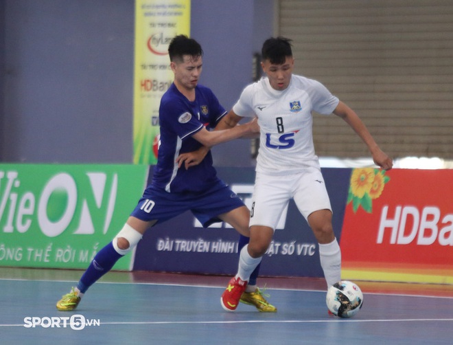 Hồ Văn Ý cùng đồng đội tạm vươn lên dẫn đầu giải futsal VĐQG 2021 - Ảnh 3.