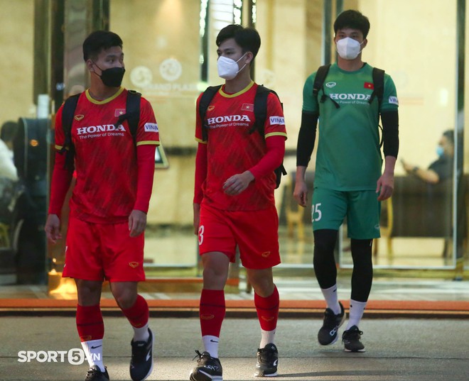 HLV Park Hang-seo vắng mặt trước giờ tập kín của đội tuyển Việt Nam - Ảnh 7.
