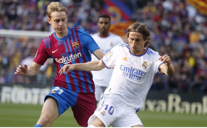 Barca sẽ bán Frenkie De Jong nếu được giá. (Ảnh: Reuters).