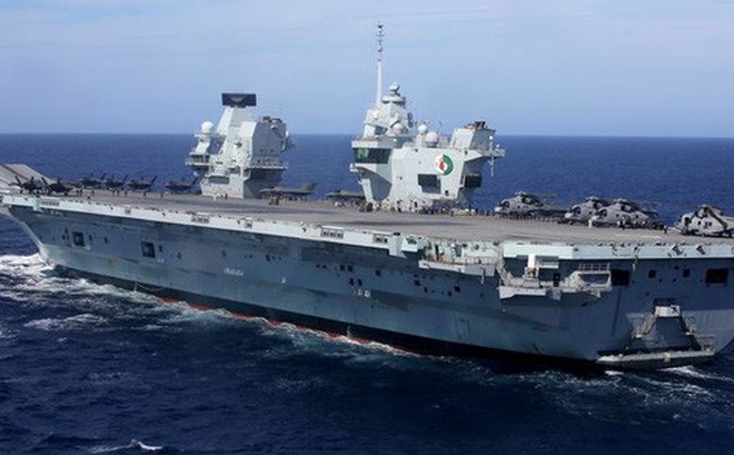 Tàu sân bay HMS Queen Elizabeth của Anh. Ảnh: AP