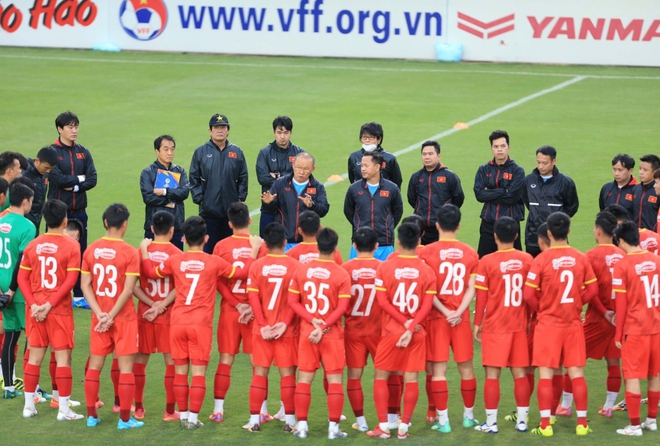 HLV Park loại 3 cầu thủ ĐT Việt Nam trước AFF Cup 2021 - Ảnh 1.