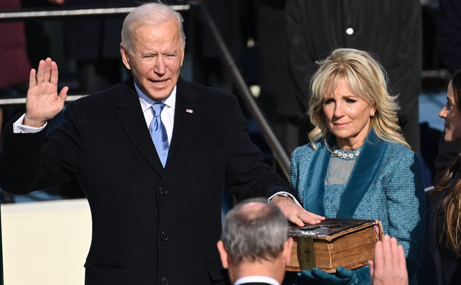 Ông Joe Biden và đệ nhất phu nhân Jill Biden trong lễ nhậm chức Tổng thống ngày 20/1/2021. Ảnh: AP