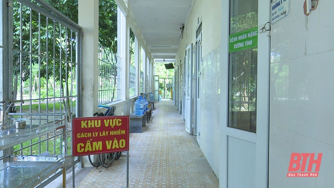 Thanh Hóa thông tin về 2 trường hợp tử vong sau khi tiêm vắc xin Covid-19. Q.Ba Đình thông báo khẩn - Ảnh 1.