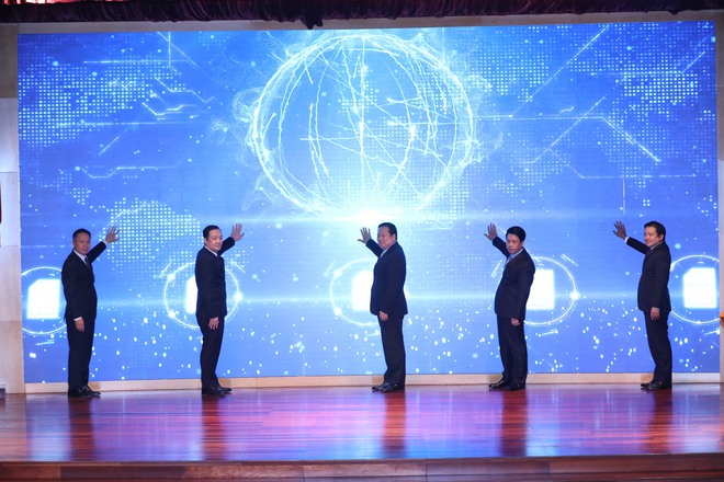 VNPT chính thức thành nhà cung cấp dịch vụ Mobile Money đầu tiên tại Việt Nam - Ảnh 1. VNPT chính thức thành nhà cung cấp dịch vụ Mobile Money đầu tiên tại Việt Nam - Ảnh 1.