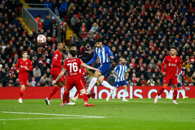 Thiago ghi siêu phẩm sút xa khó tin, Liverpool nối dài mạch toàn thắng ở Champions League - Ảnh 2.