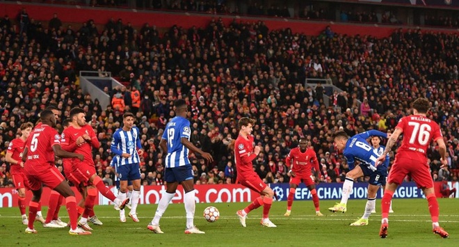 Thiago ghi siêu phẩm sút xa khó tin, Liverpool nối dài mạch toàn thắng ở Champions League - Ảnh 8.