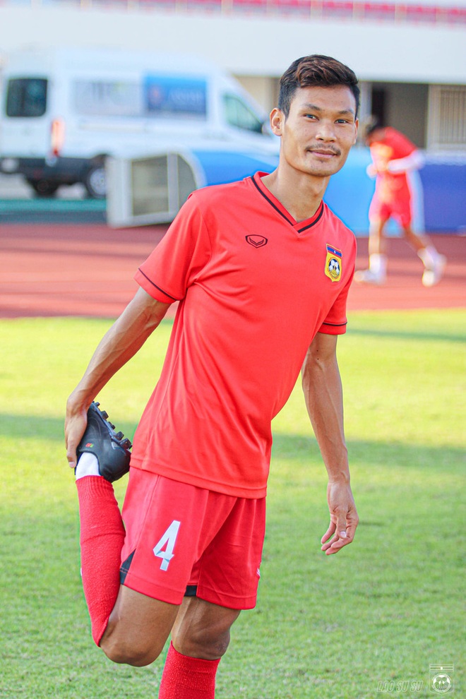 Thiếu quân, tuyển Lào vẫn hăng say luyện tập chuẩn bị đấu tuyển Việt Nam tại AFF Cup 2020 - Ảnh 11.