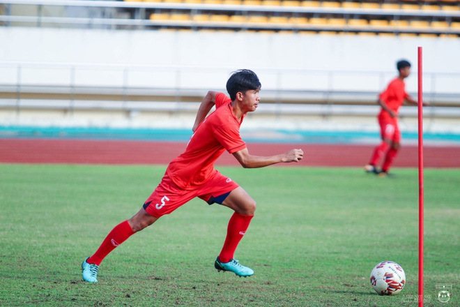Thiếu quân, tuyển Lào vẫn hăng say luyện tập chuẩn bị đấu tuyển Việt Nam tại AFF Cup 2020 - Ảnh 15.