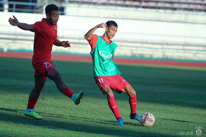 Thiếu quân, tuyển Lào vẫn hăng say luyện tập chuẩn bị đấu tuyển Việt Nam tại AFF Cup 2020 - Ảnh 4.