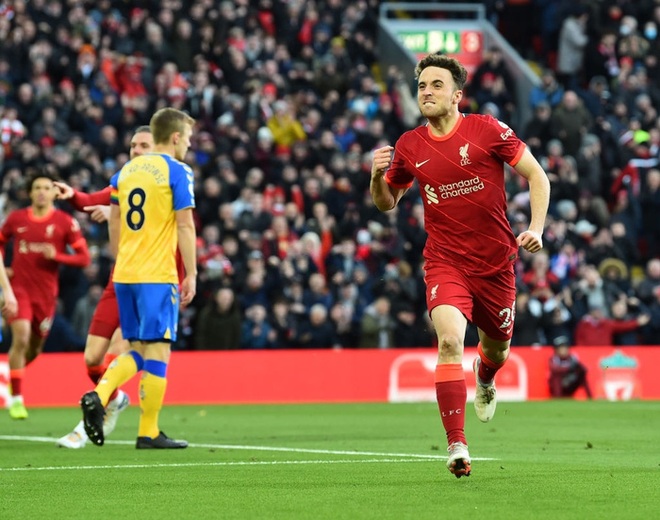 Jota lập cú đúp, Liverpool tiếp tục bay cao trên BXH với thắng lợi 4 sao trước Southampton - Ảnh 2.