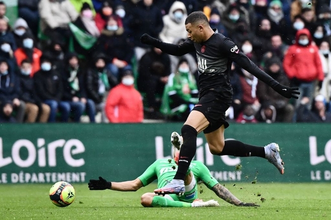 Messi lập hat-trick kiến tạo giúp PSG hạ St Etienne trong ngày ra mắt của Ramos - Ảnh 4.