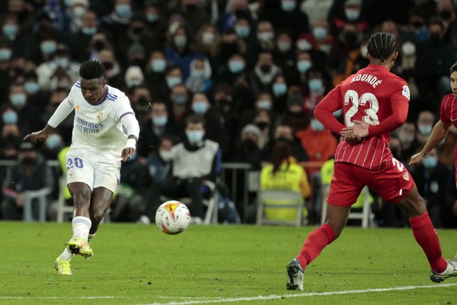 Vinicius lập siêu phẩm, Real ngược dòng ấn tượng trước Sevilla - Ảnh 5.