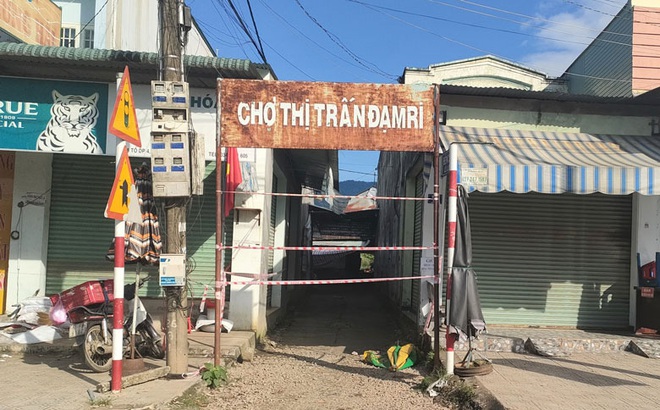 Một khu chợ bị phong tỏa ở Lâm Đồng. Ảnh: Báo Lâm Đồng