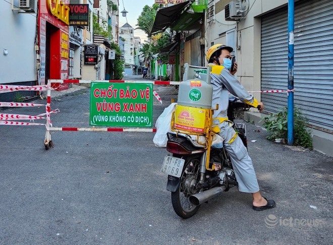 Nhu cầu tuyển dụng tài xế, shipper tăng mạnh - Ảnh 1.