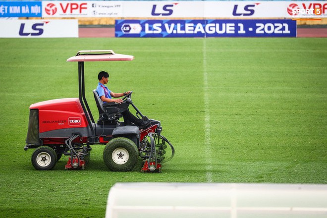 Đội tuyển Nhật Bản mang 9 tấn hành lý đến Việt Nam, tập luyện trên sân nhà của Hùng Dũng, Quang Hải - Ảnh 2.