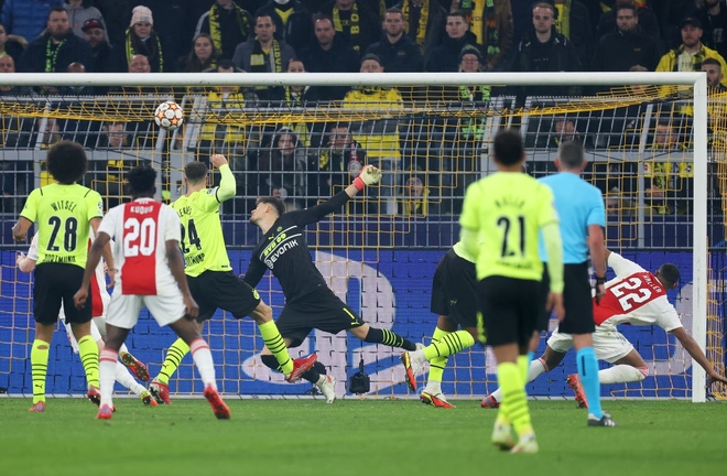Hummels nhận thẻ đỏ, Dortmund thua ngược Ajax ngay trên sân nhà - Ảnh 11.