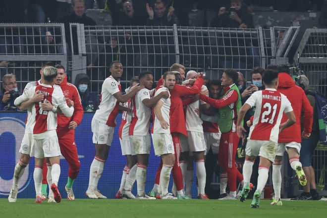 Hummels nhận thẻ đỏ, Dortmund thua ngược Ajax ngay trên sân nhà - Ảnh 12.