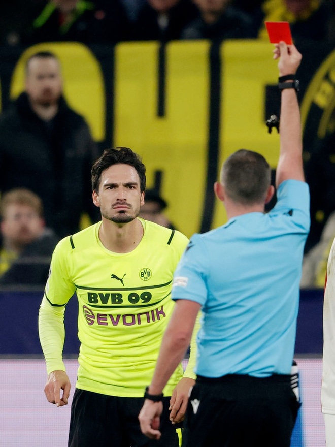 Hummels nhận thẻ đỏ, Dortmund thua ngược Ajax ngay trên sân nhà - Ảnh 4.