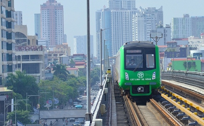 Đường sắt Cát Linh - Hà Đông đi vào hoạt động sau nhiều năm chờ đợi.