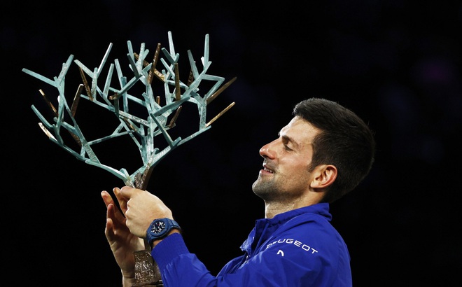 Djokovic đăng quang Paris Masters 2021. (Ảnh: Reuters).