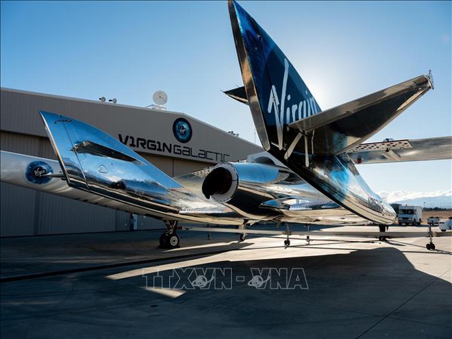 Dịch vụ du lịch không gian của Virgin Galactic đắt khách - Ảnh 1.