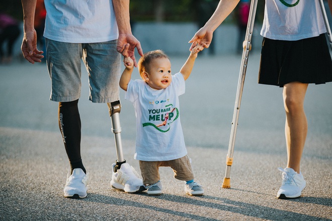 Cặp vợ chồng hai chân nhận món quà bất ngờ từ người lạ: Chuyện tình bù trừ gây xúc động - Ảnh 3. Cặp vợ chồng hai chân nhận món quà bất ngờ từ người lạ: Chuyện tình bù trừ gây xúc động - Ảnh 3.